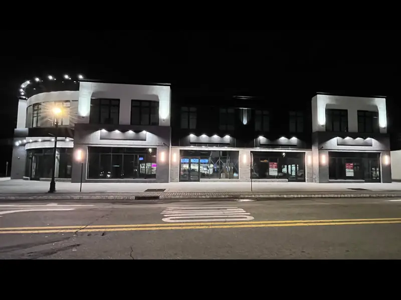 Shopping Mall, Cresskill, NJ: shopping center exterior lighting at night