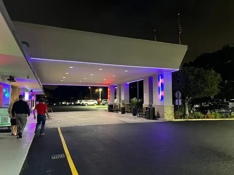 Marriott Drop-Off Area, Saddle Brook, NJ: hotel entrance canopy lighting
